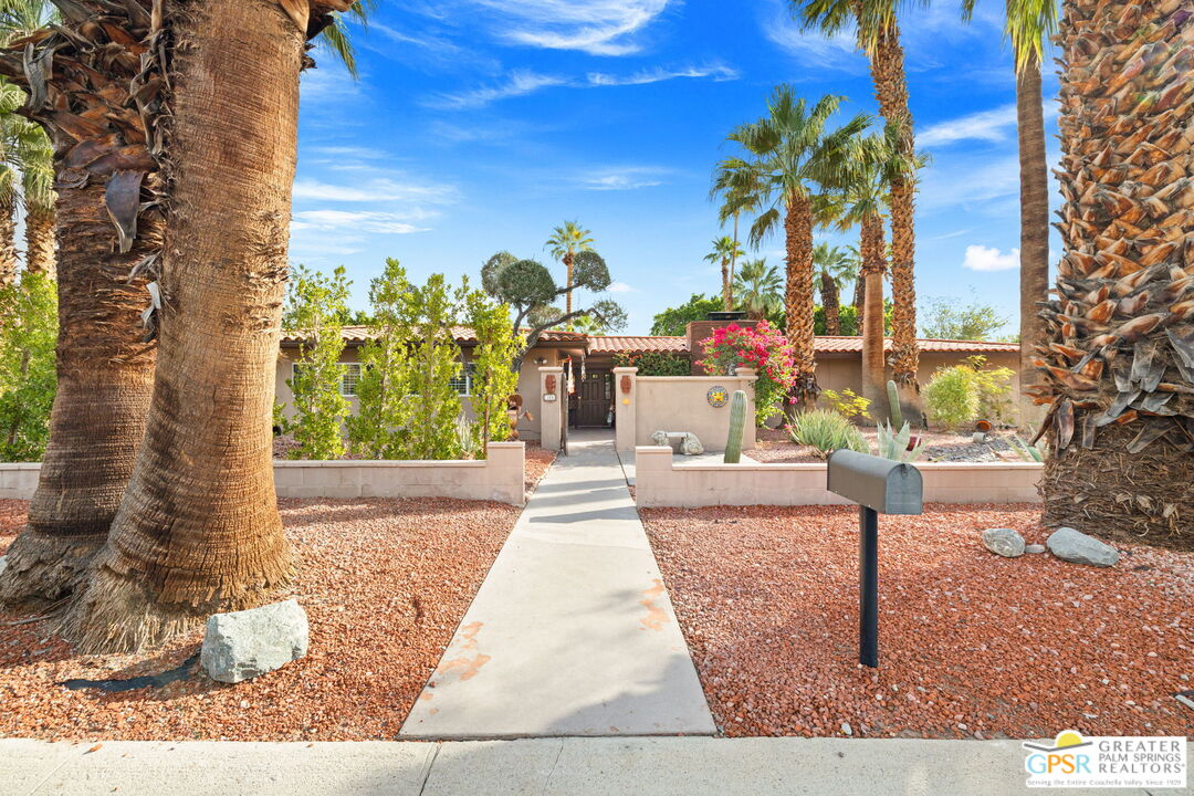344 N Sunset Way