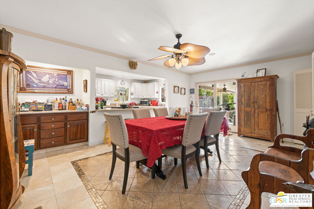 344 N Sunset Way