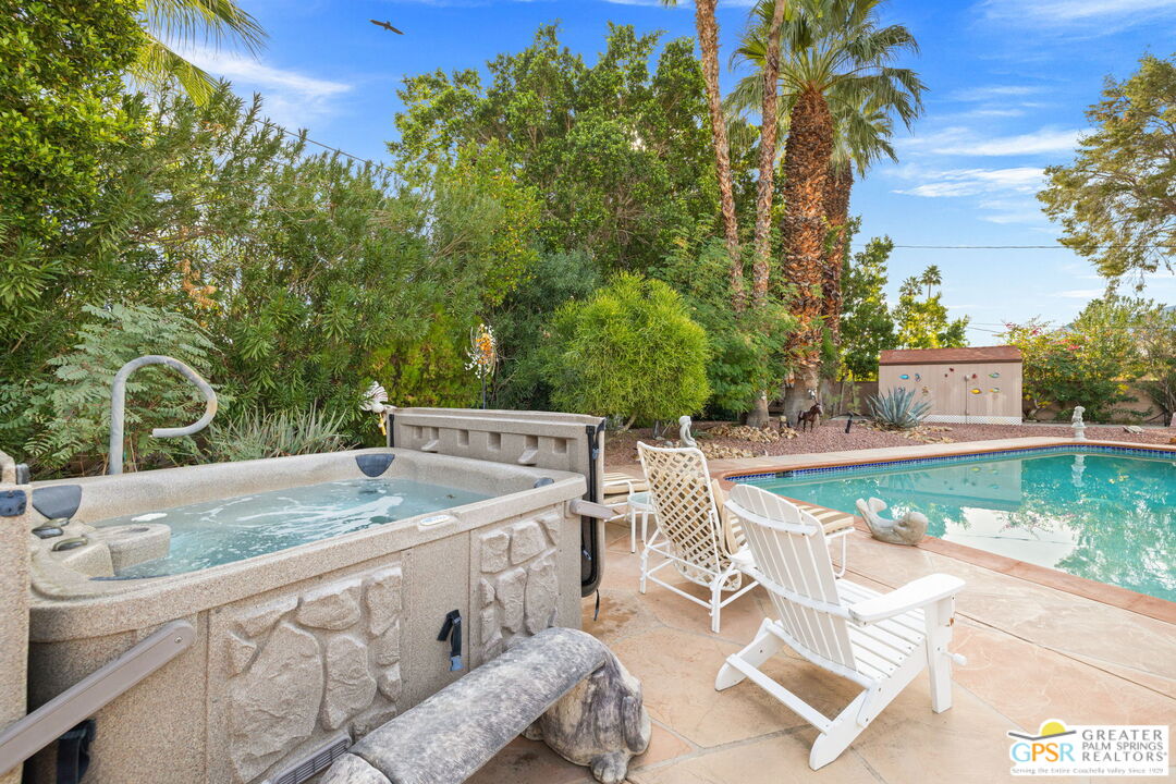 344 N Sunset Way