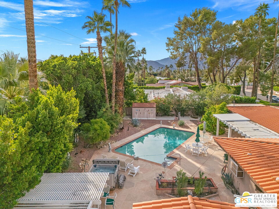 344 N Sunset Way