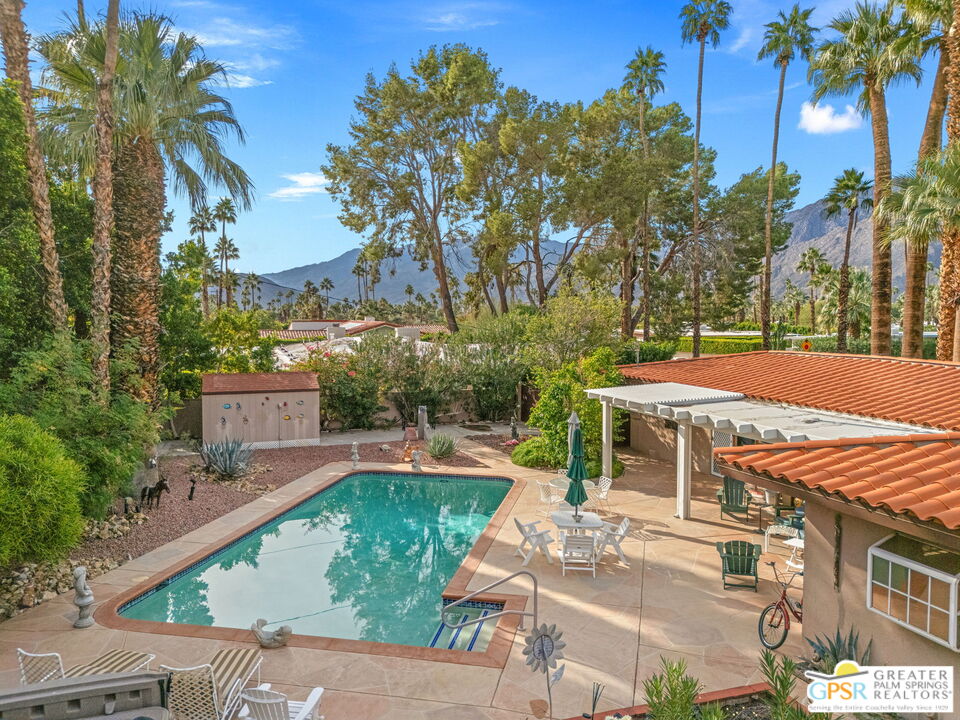 344 N Sunset Way