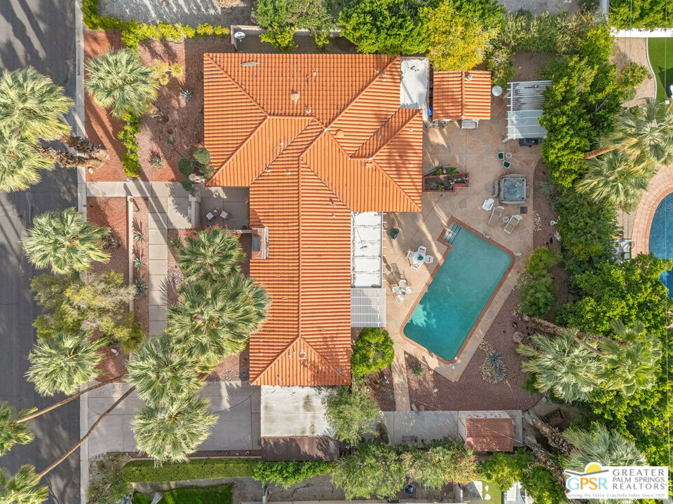 344 N Sunset Way