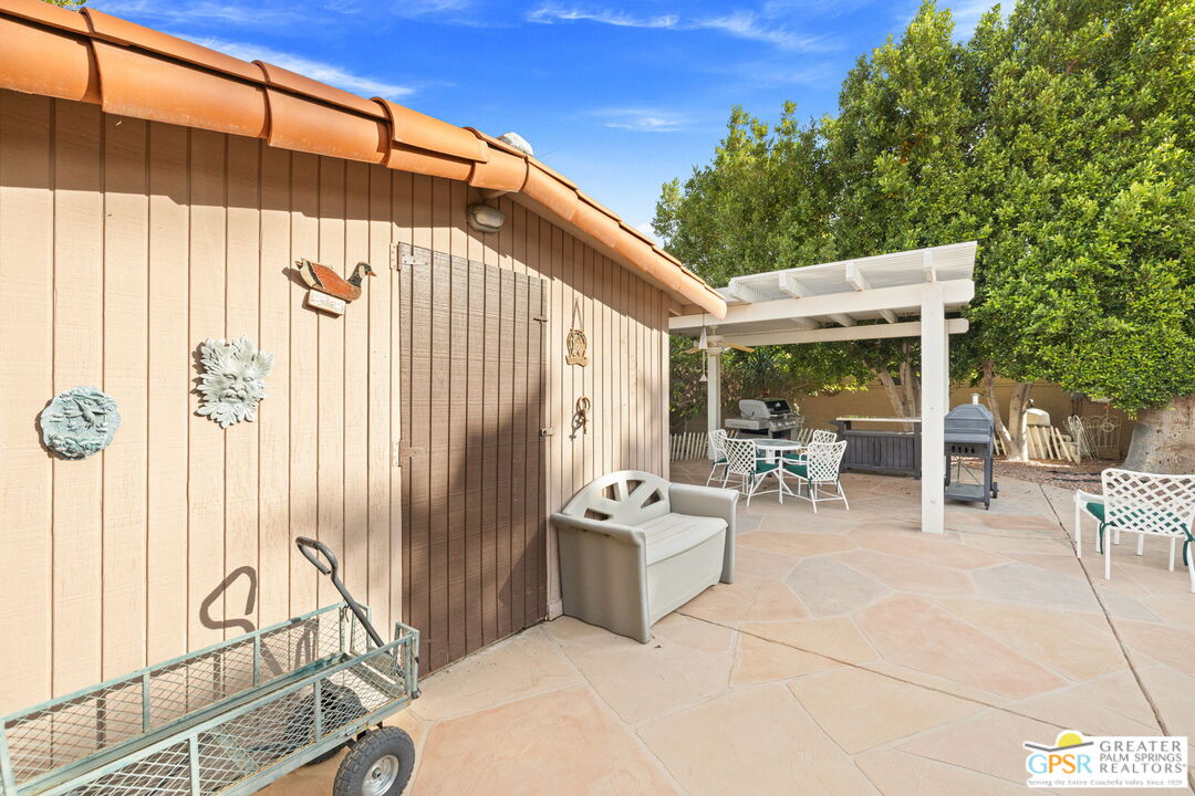 344 N Sunset Way