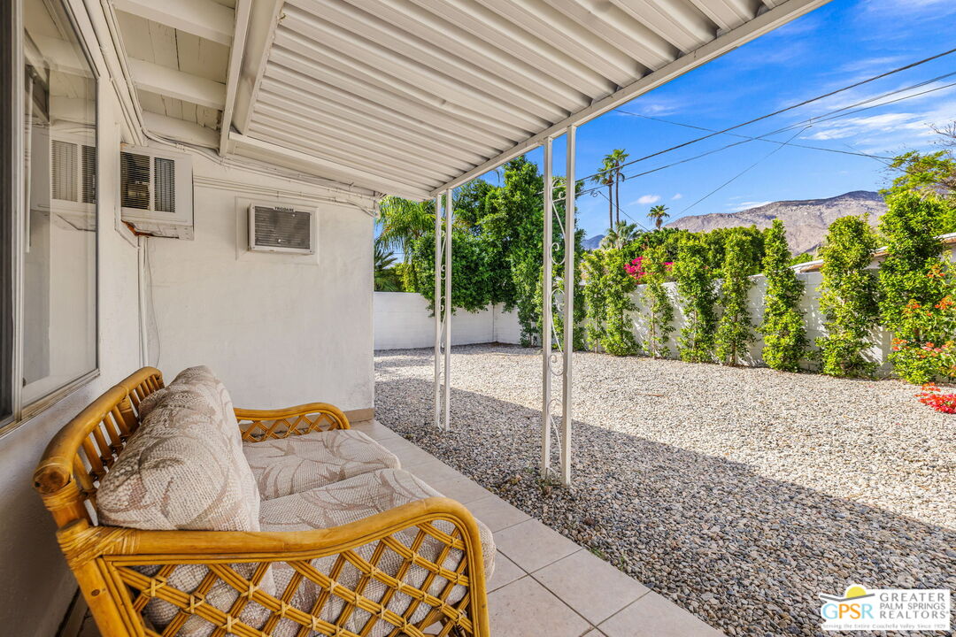 543 N Paseo De Anza