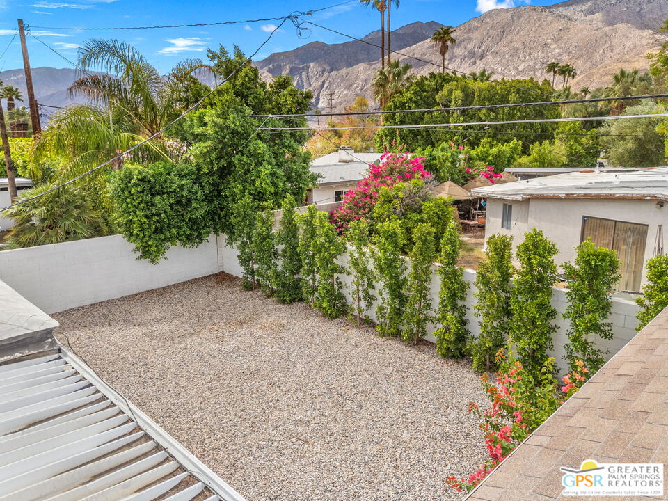 543 N Paseo De Anza