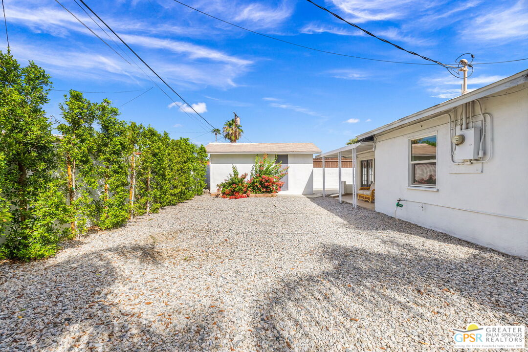 543 N Paseo De Anza