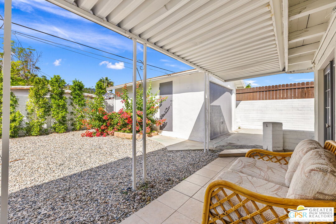 543 N Paseo De Anza