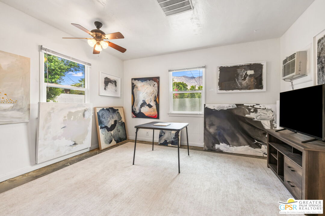 543 N Paseo De Anza