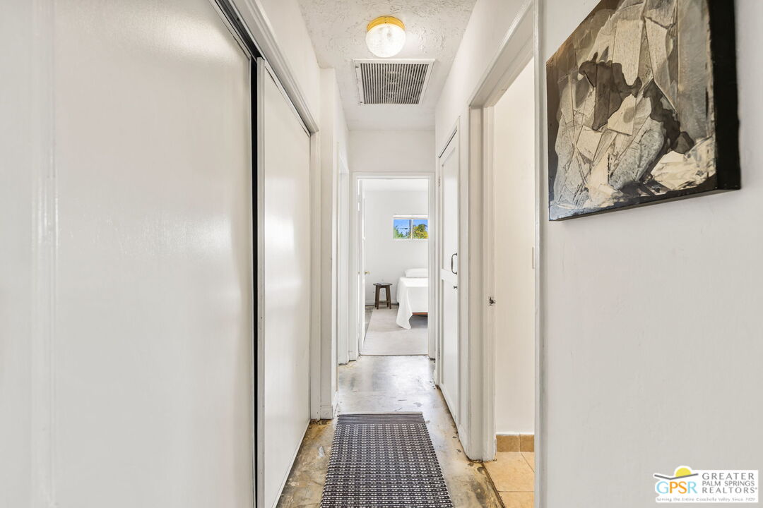 543 N Paseo De Anza