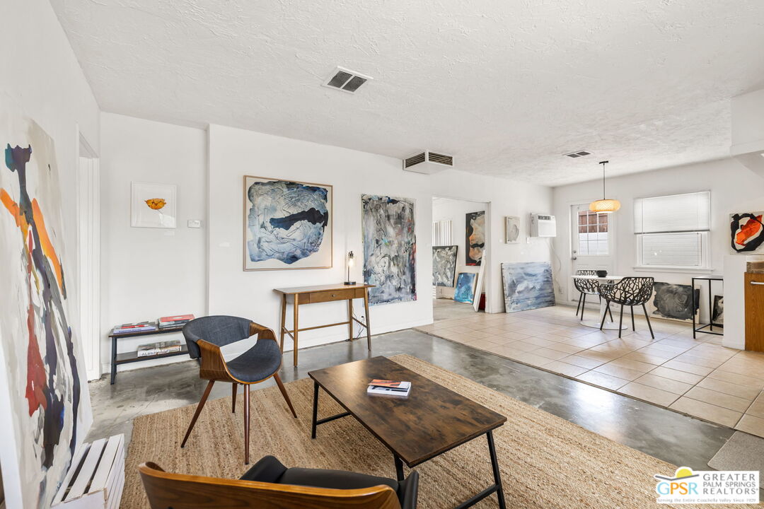 543 N Paseo De Anza