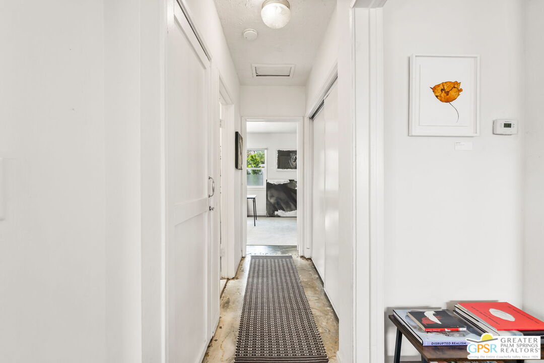 543 N Paseo De Anza