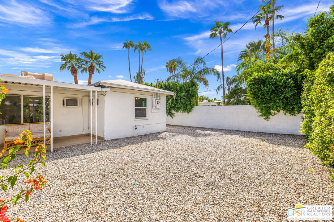 543 N Paseo De Anza