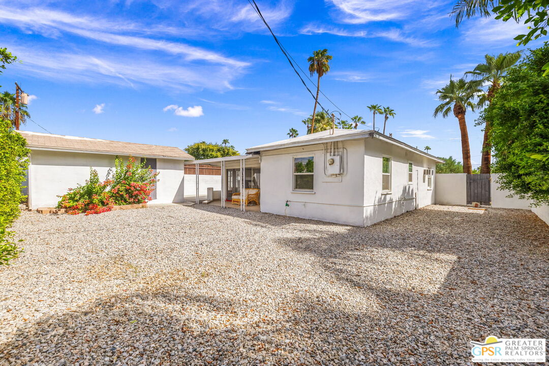 543 N Paseo De Anza