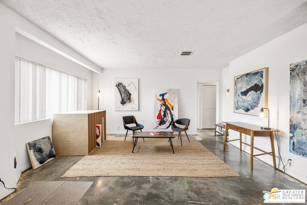 543 N Paseo De Anza