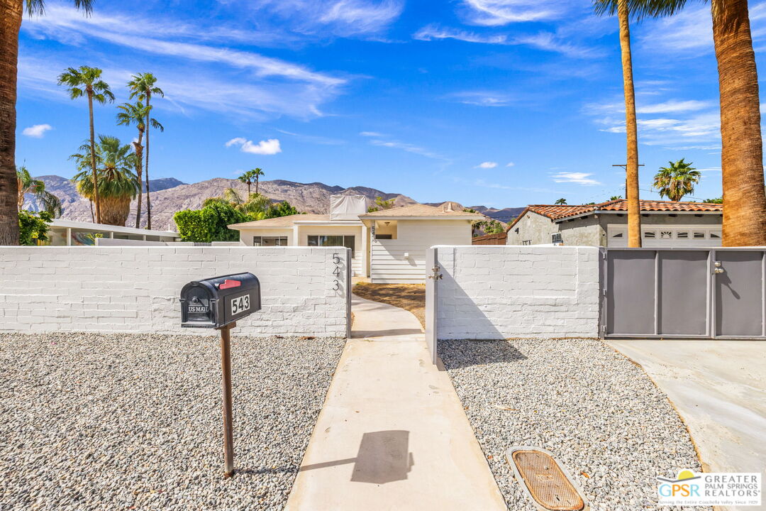 543 N Paseo De Anza