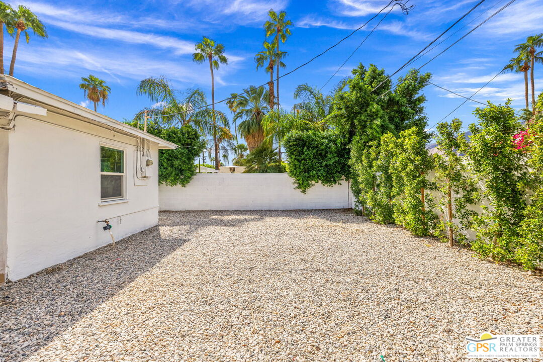 543 N Paseo De Anza