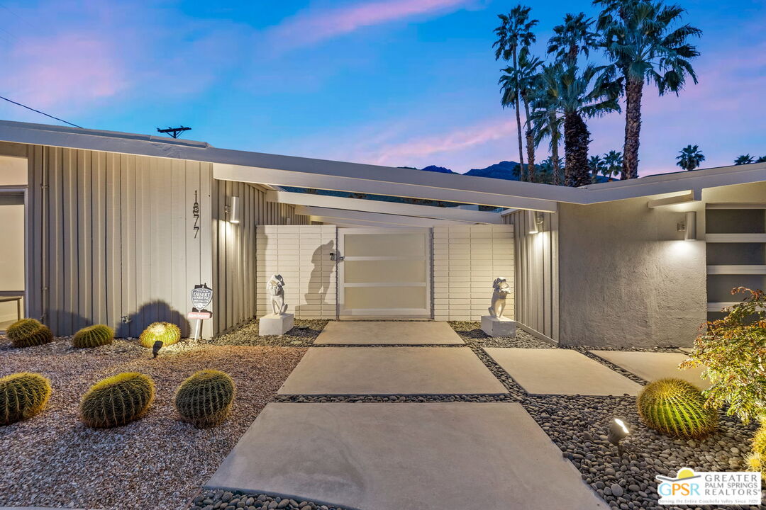 1877 S Navajo Dr