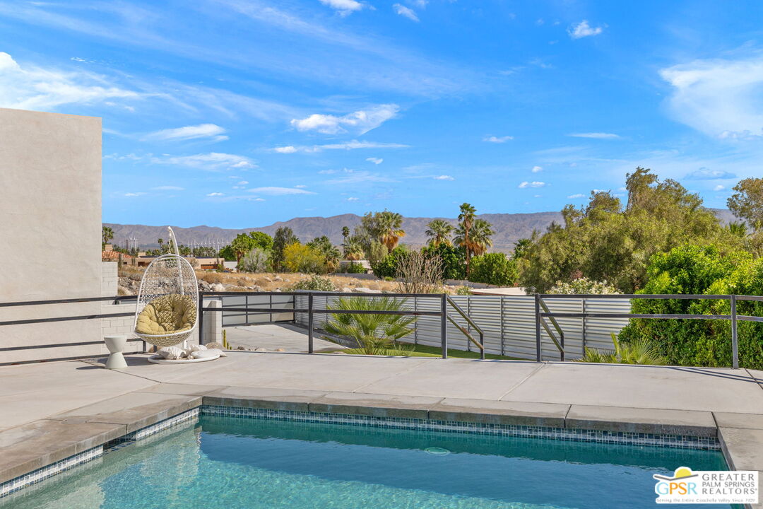 775 W Racquet Club Rd