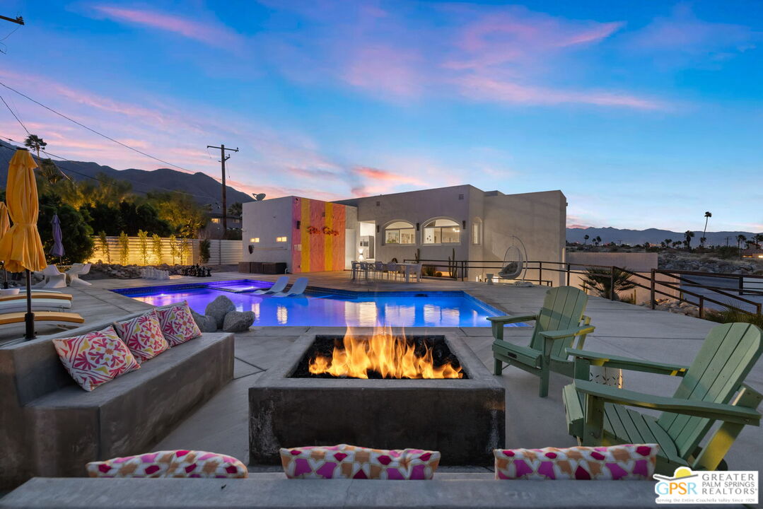 775 W Racquet Club Rd