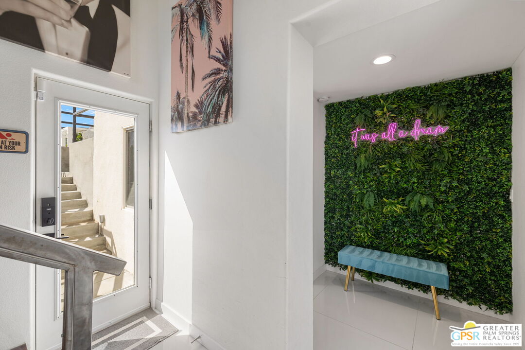 775 W Racquet Club Rd