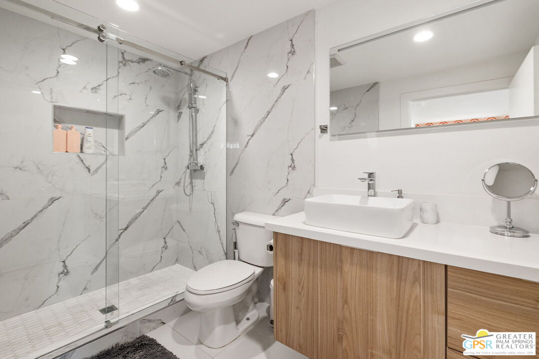 775 W Racquet Club Rd