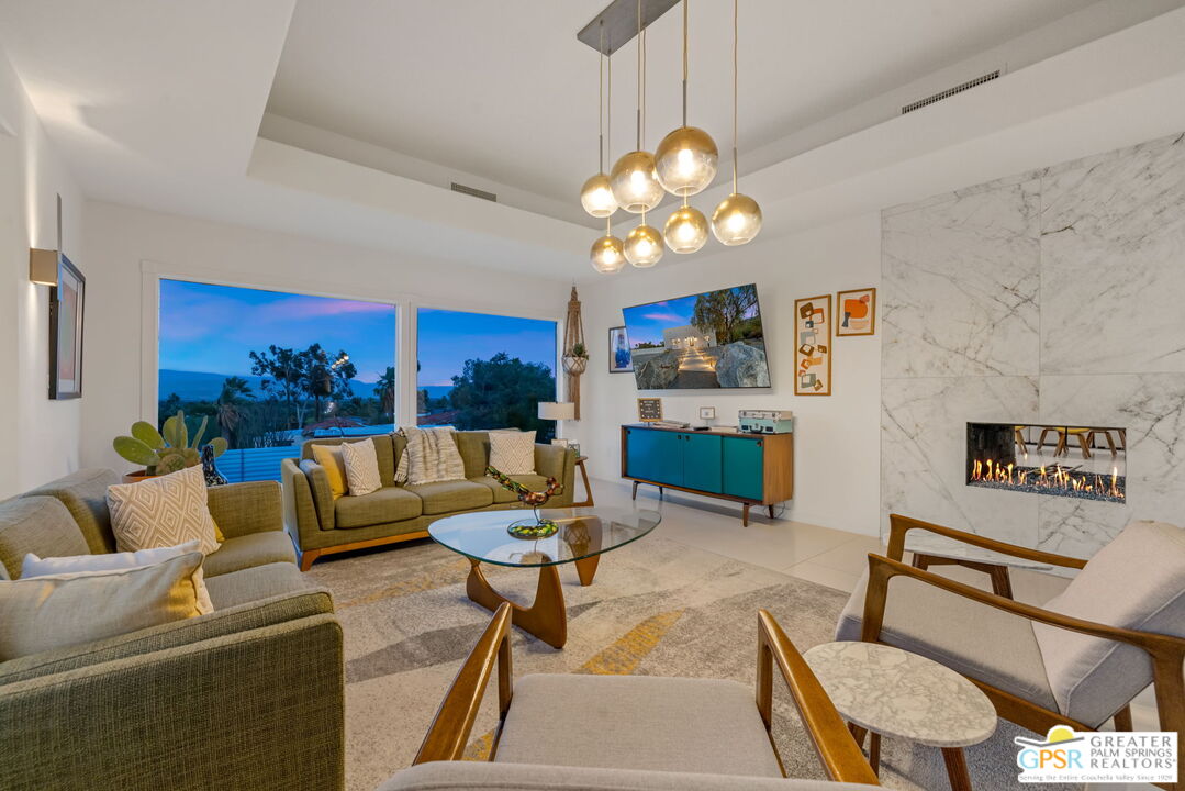 775 W Racquet Club Rd