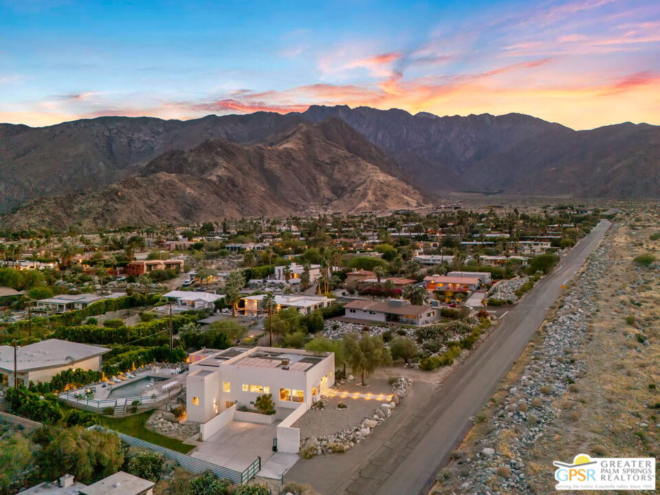 775 W Racquet Club Rd