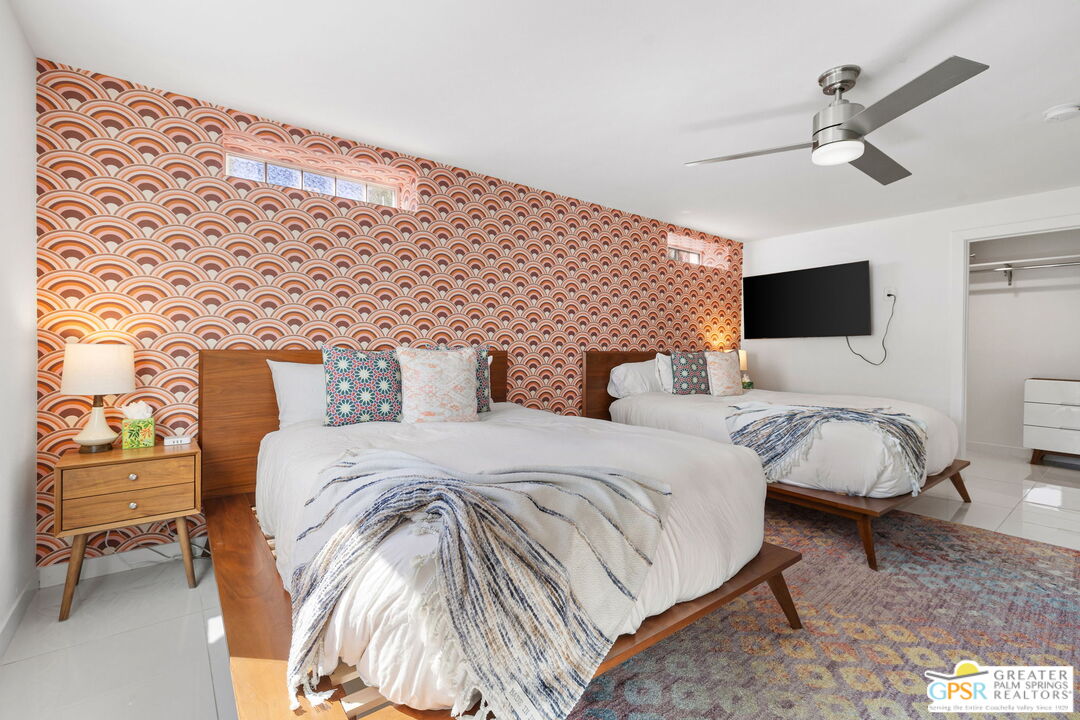 775 W Racquet Club Rd