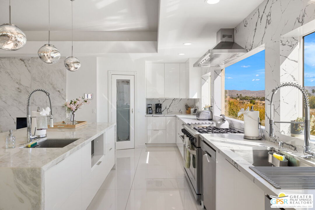 775 W Racquet Club Rd