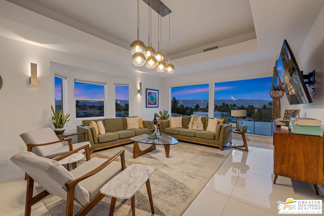 775 W Racquet Club Rd