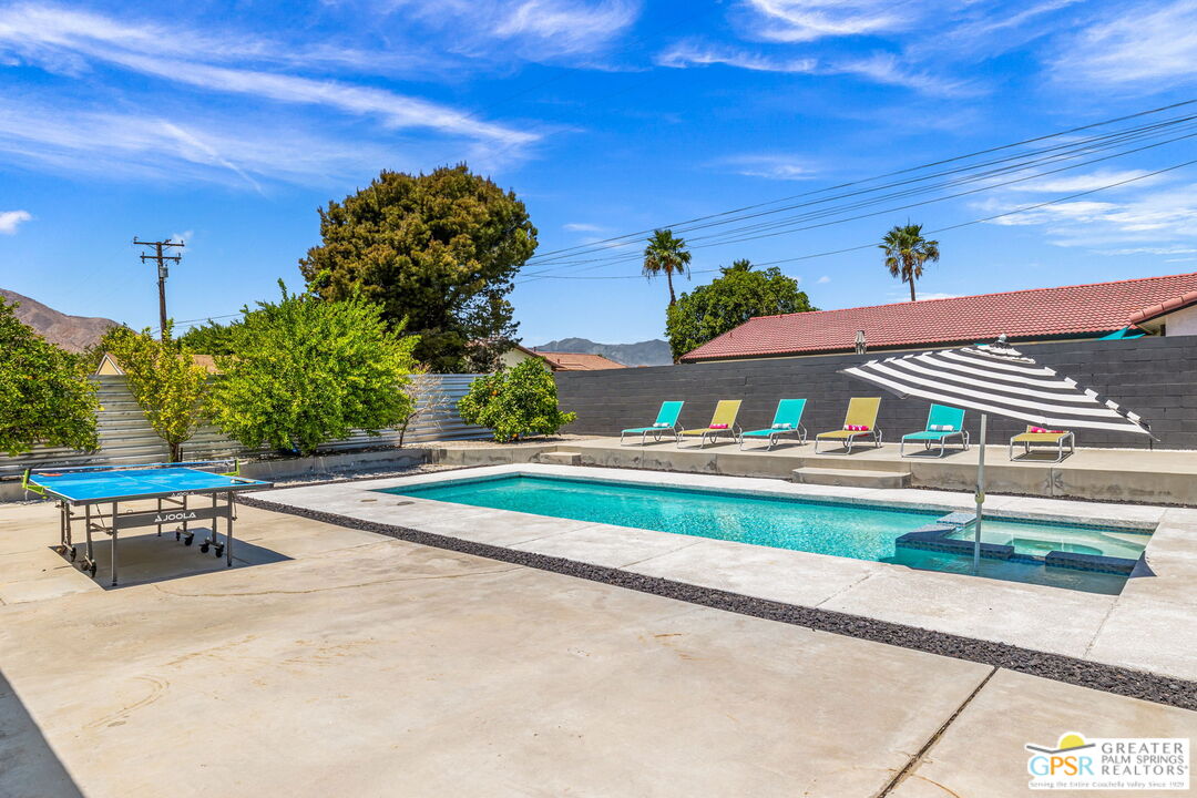 490 E Molino Rd