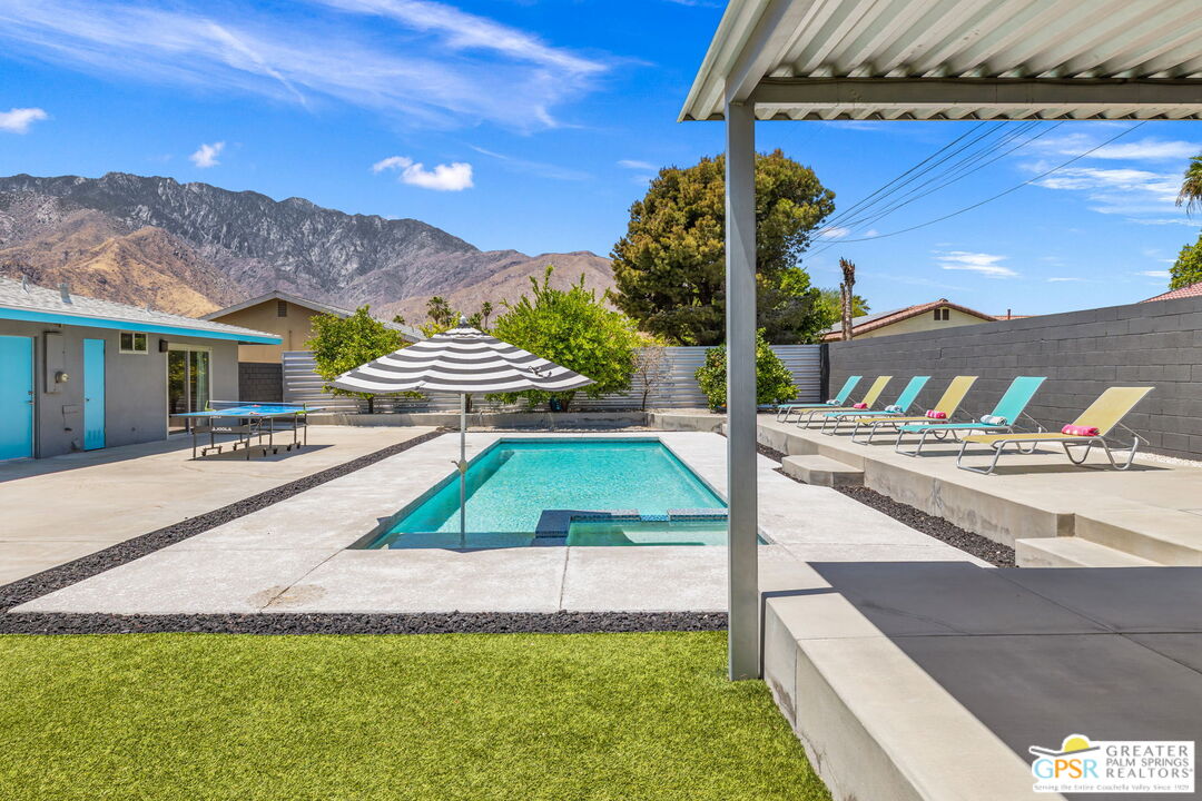 490 E Molino Rd