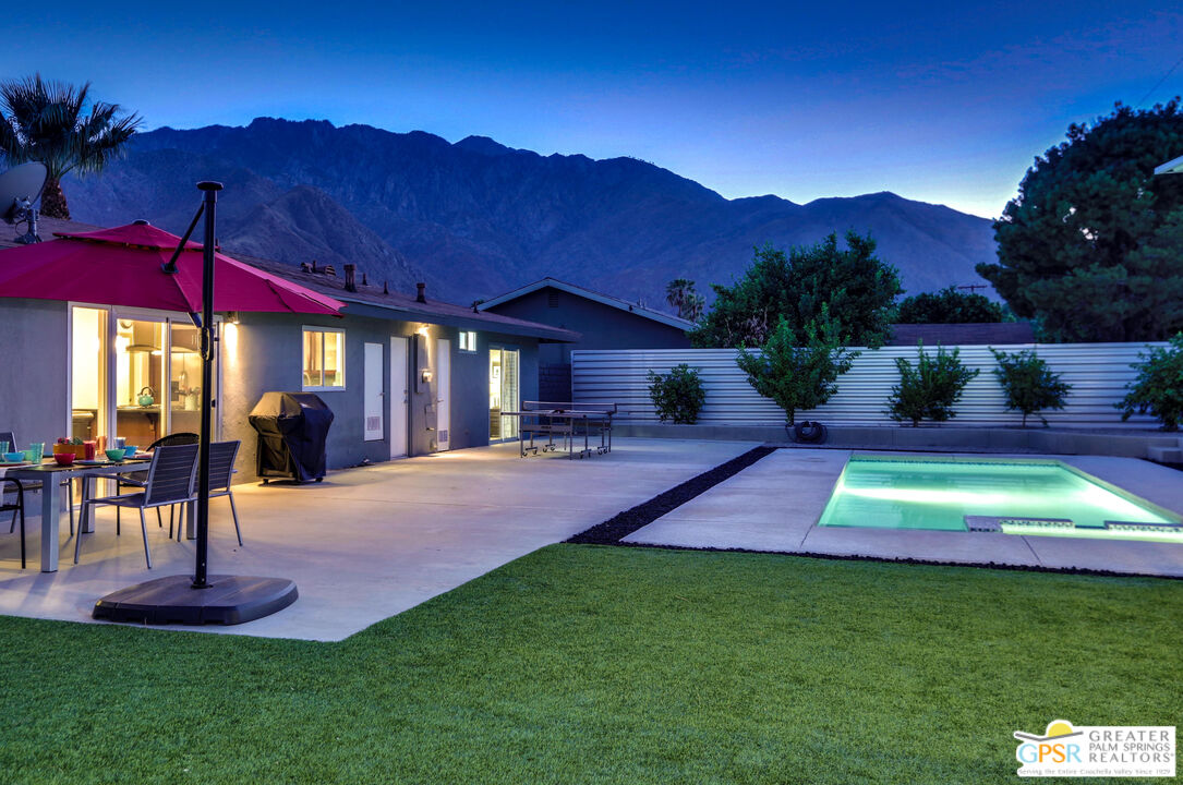 490 E Molino Rd