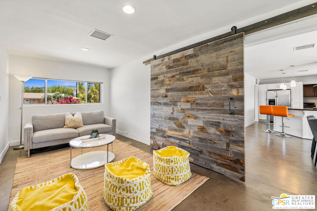 490 E Molino Rd