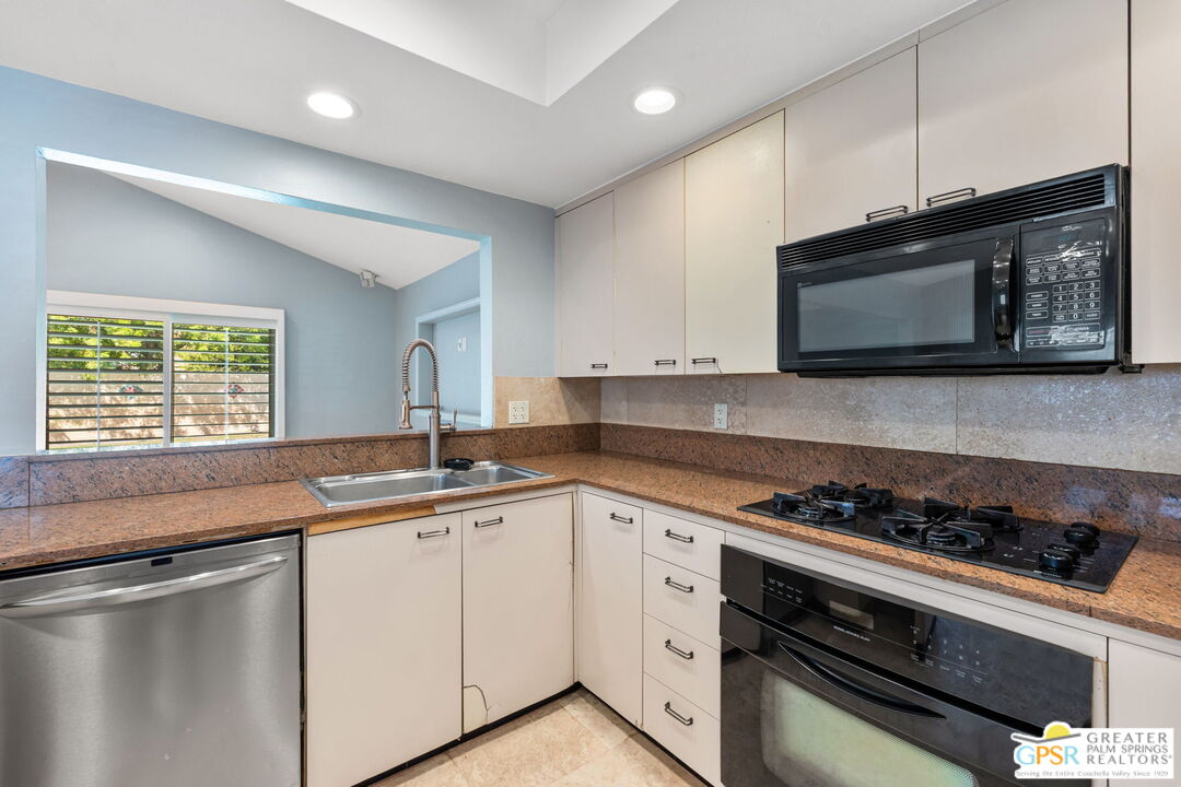 28465 Avenida Condesa