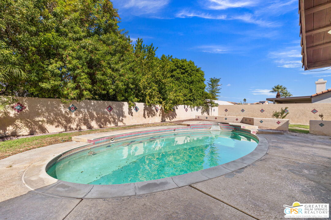 28465 Avenida Condesa