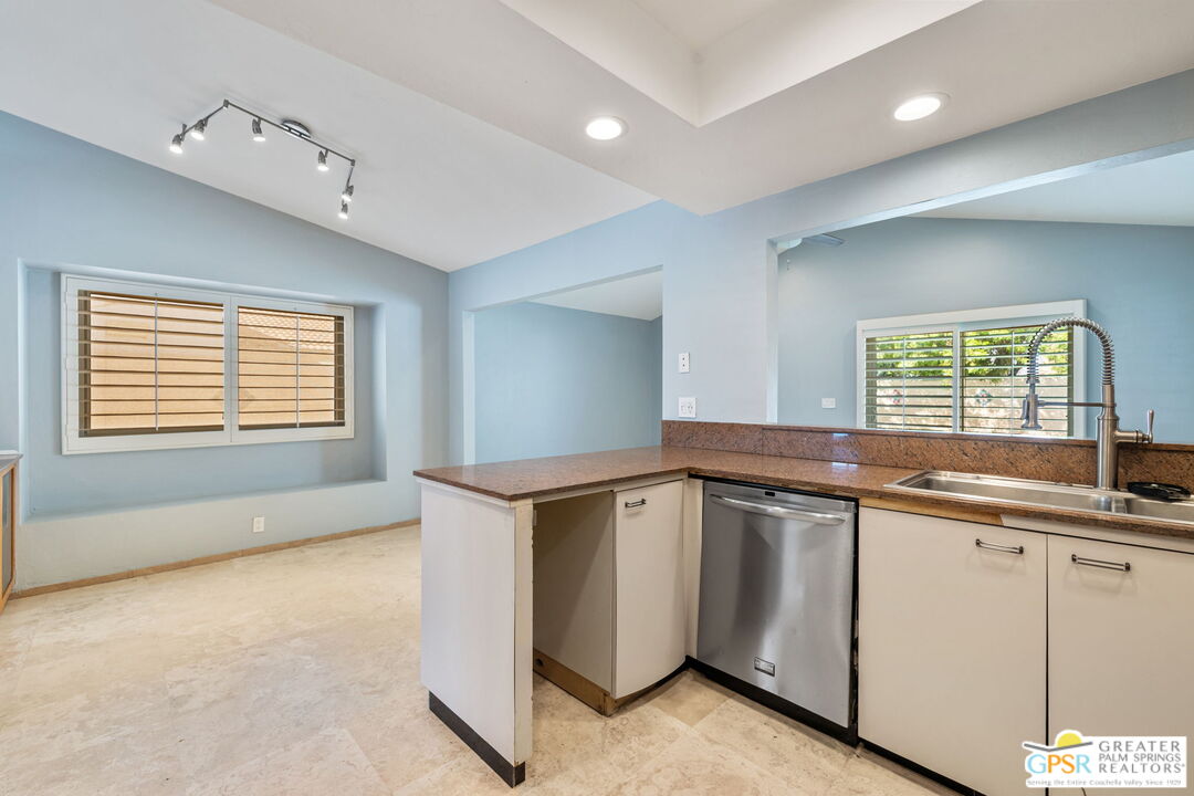 28465 Avenida Condesa