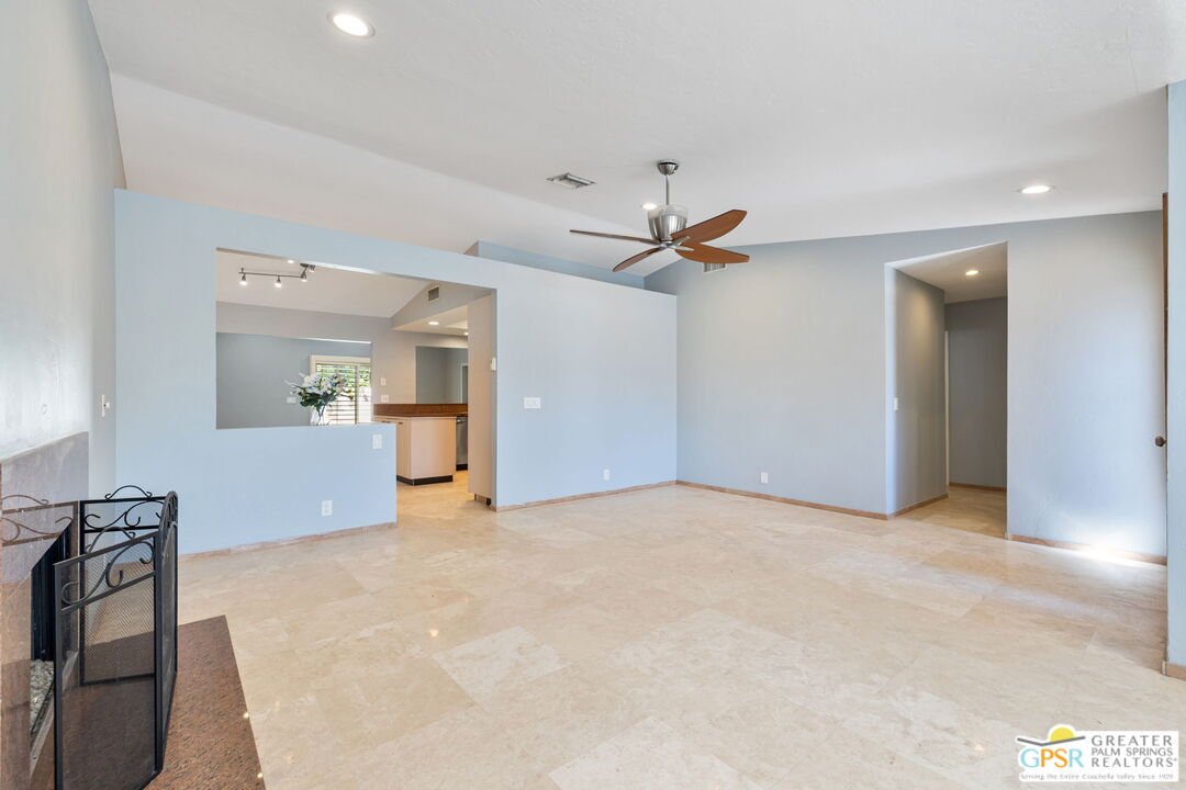 28465 Avenida Condesa