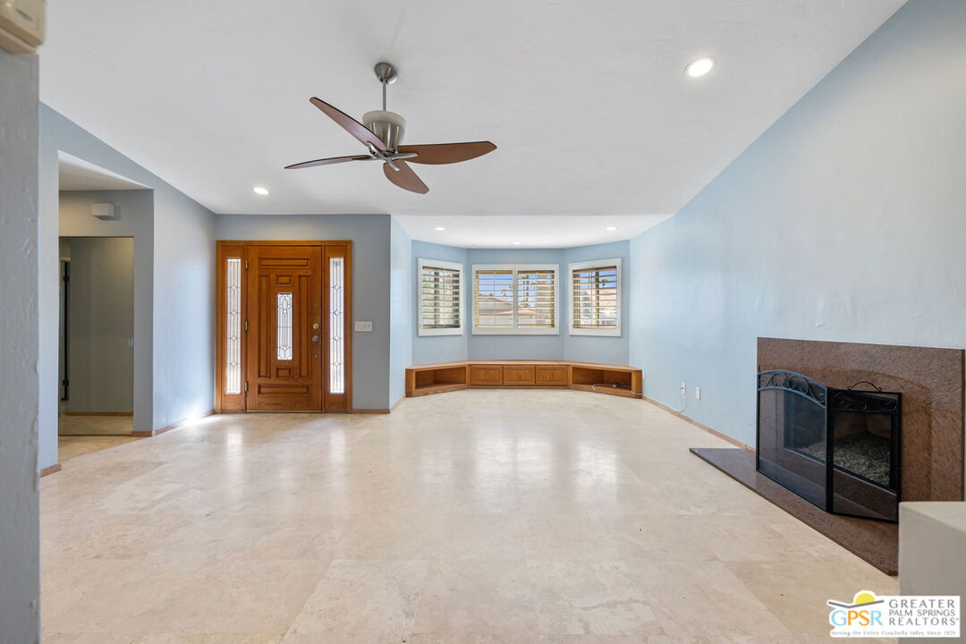 28465 Avenida Condesa