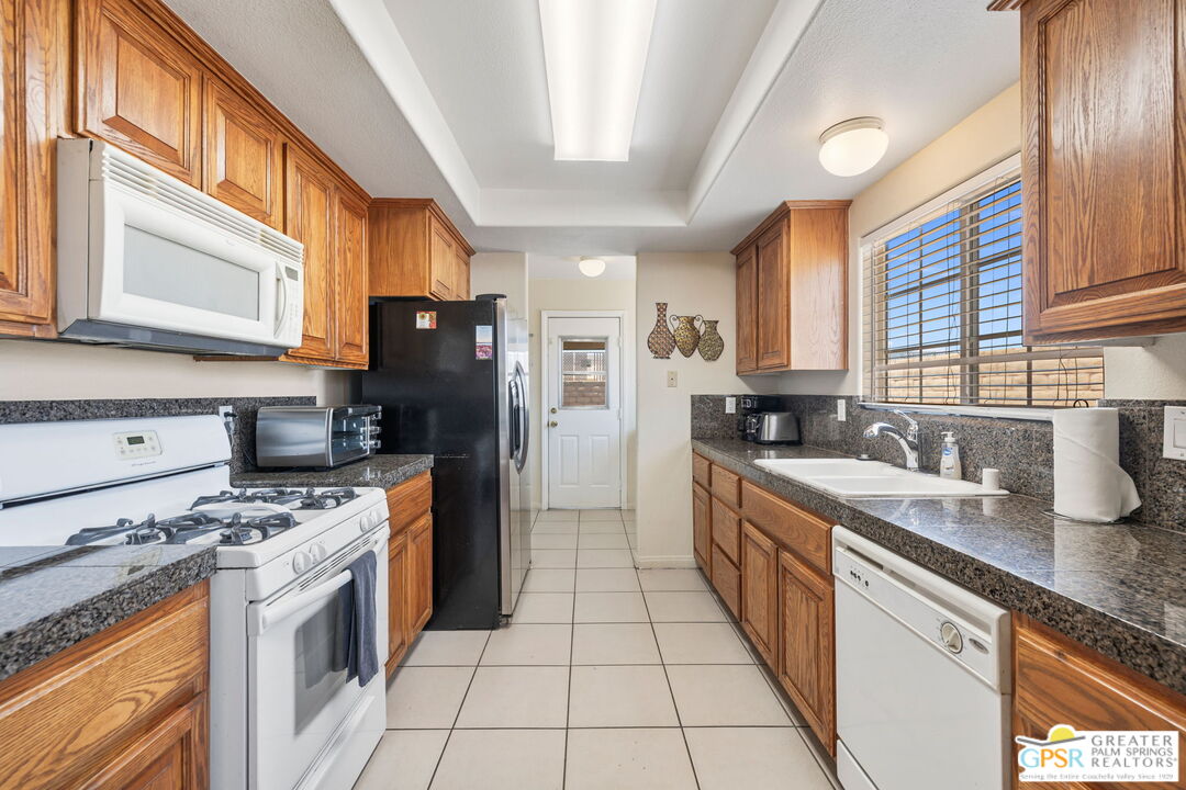 44593 Roundtable St