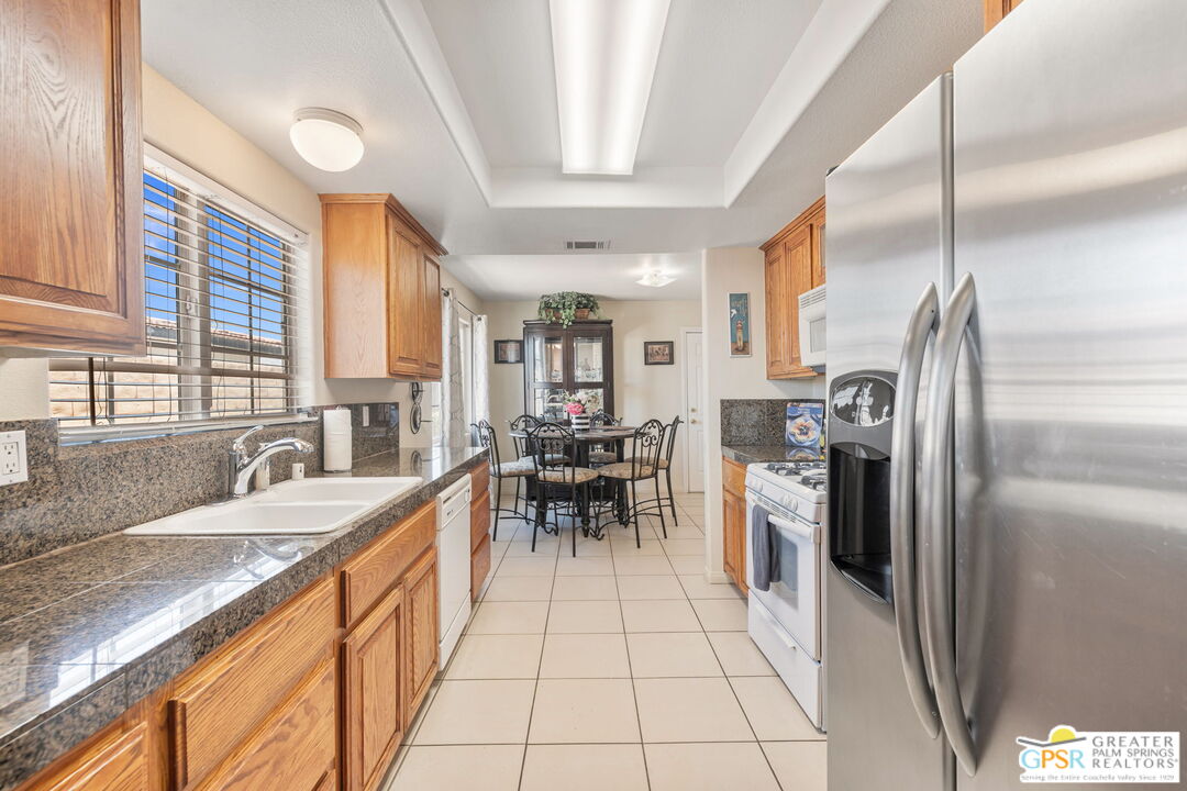 44593 Roundtable St