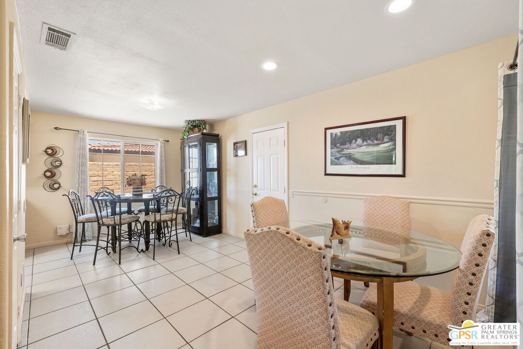 44593 Roundtable St