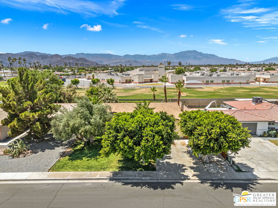 44593 Roundtable St