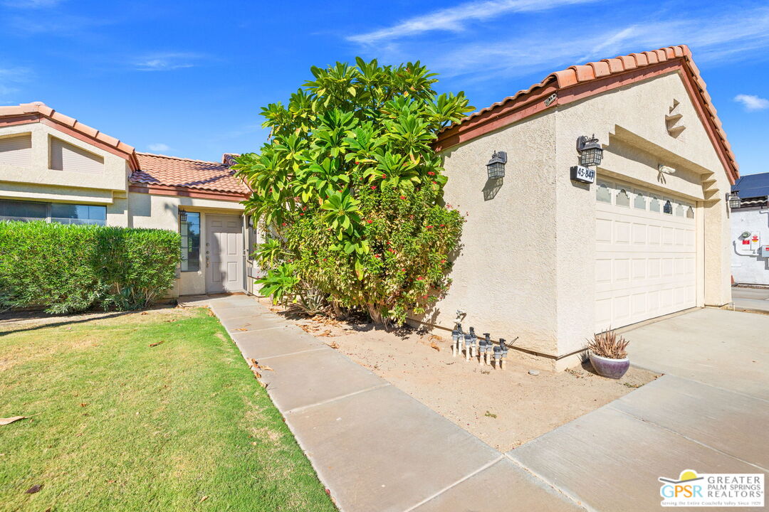 45847 Palm Meadows Dr