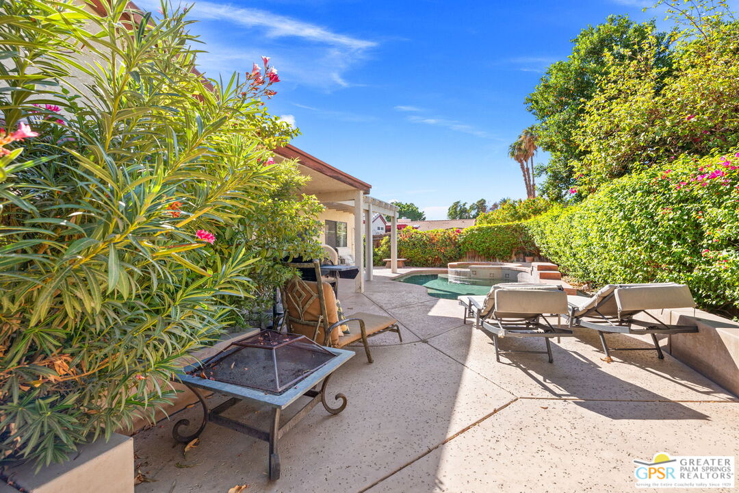 45847 Palm Meadows Dr