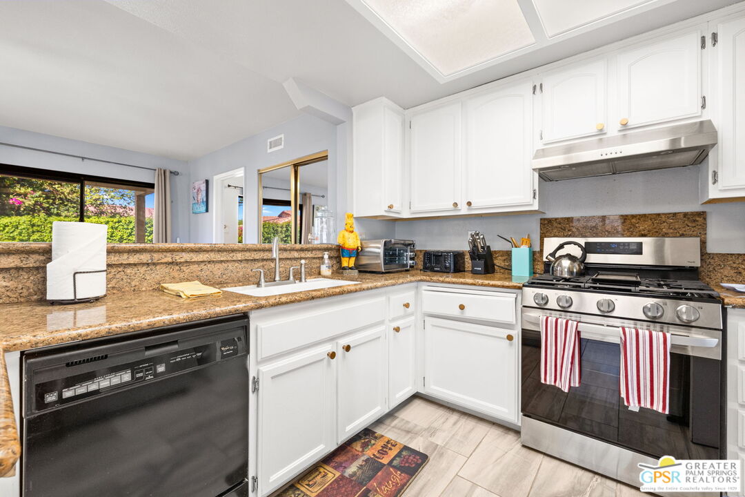 45847 Palm Meadows Dr