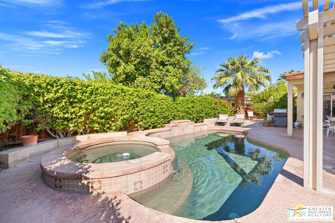 45847 Palm Meadows Dr