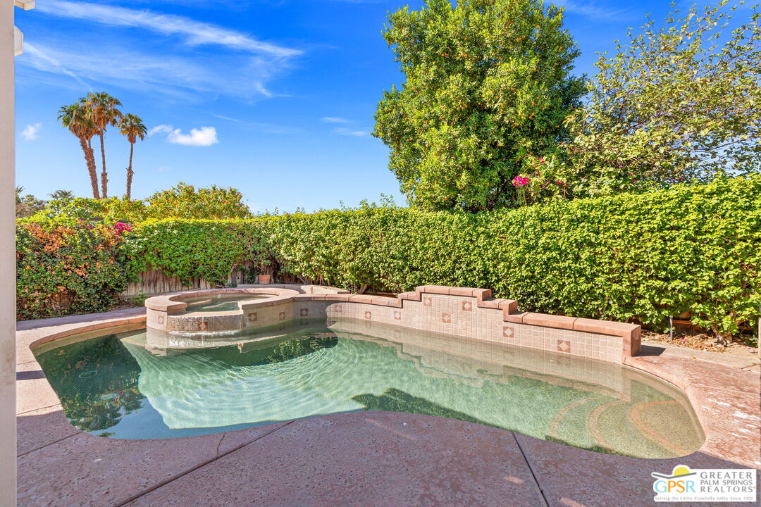 45847 Palm Meadows Dr