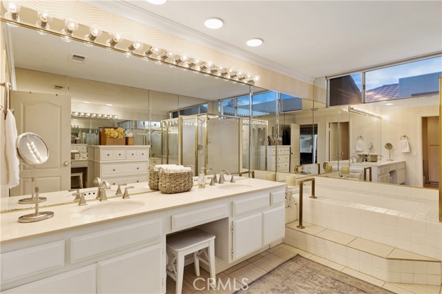 28 Pebble Beach DR