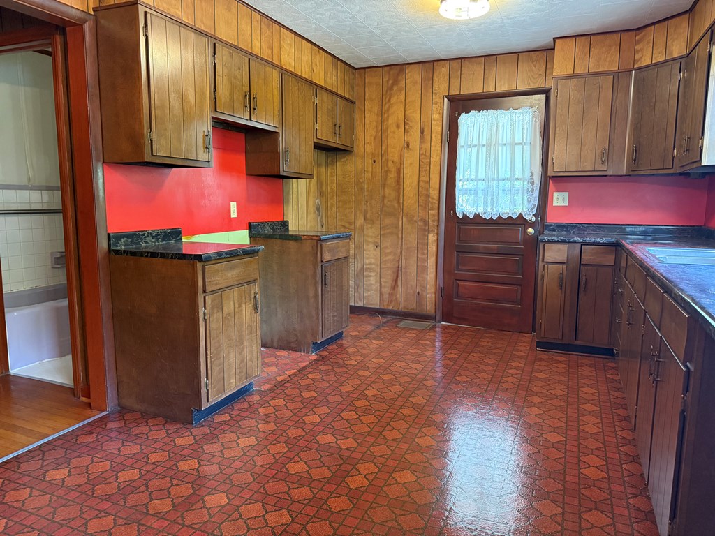 8570 Lovers Gap Road